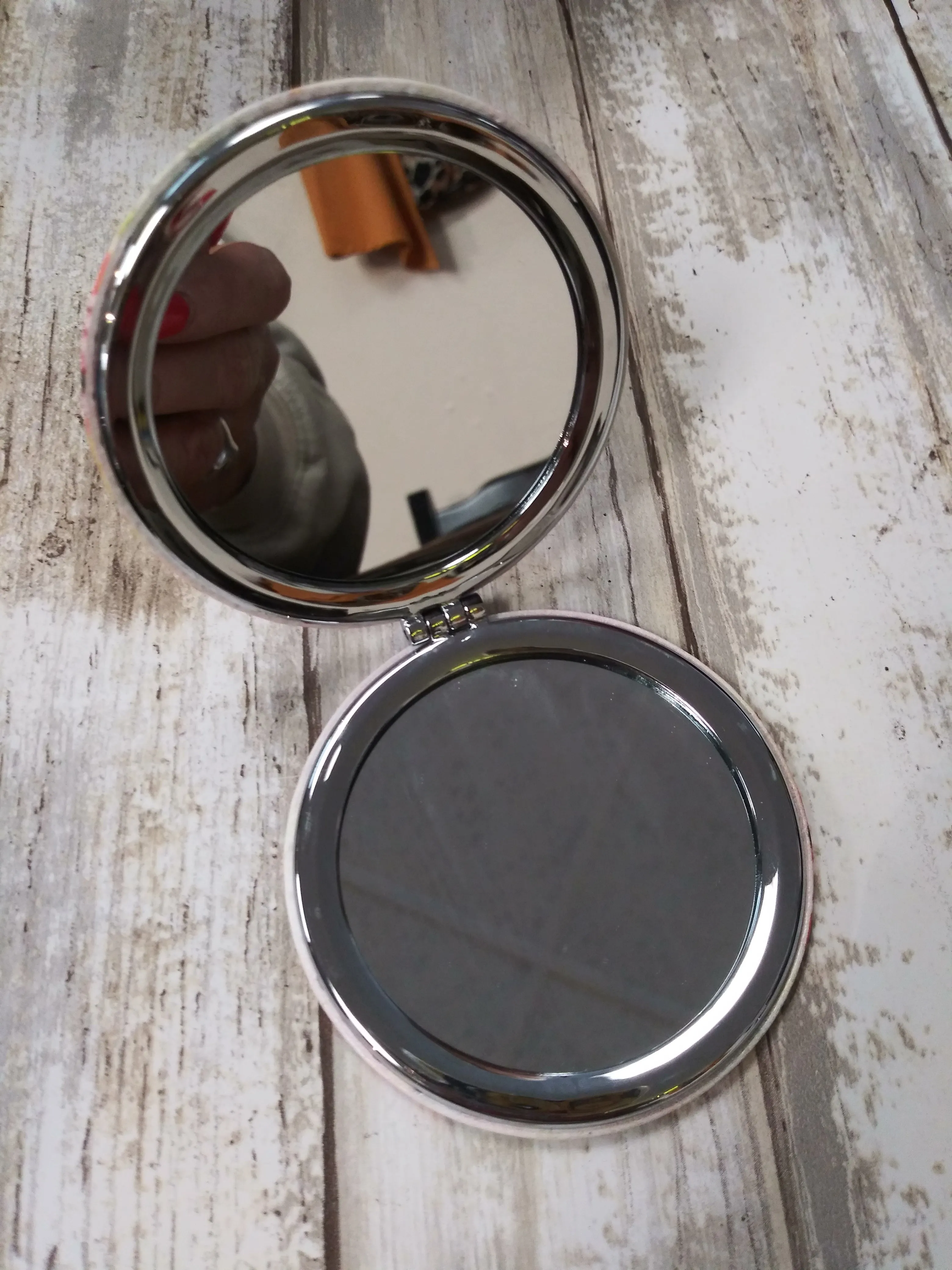 Compact Mirror