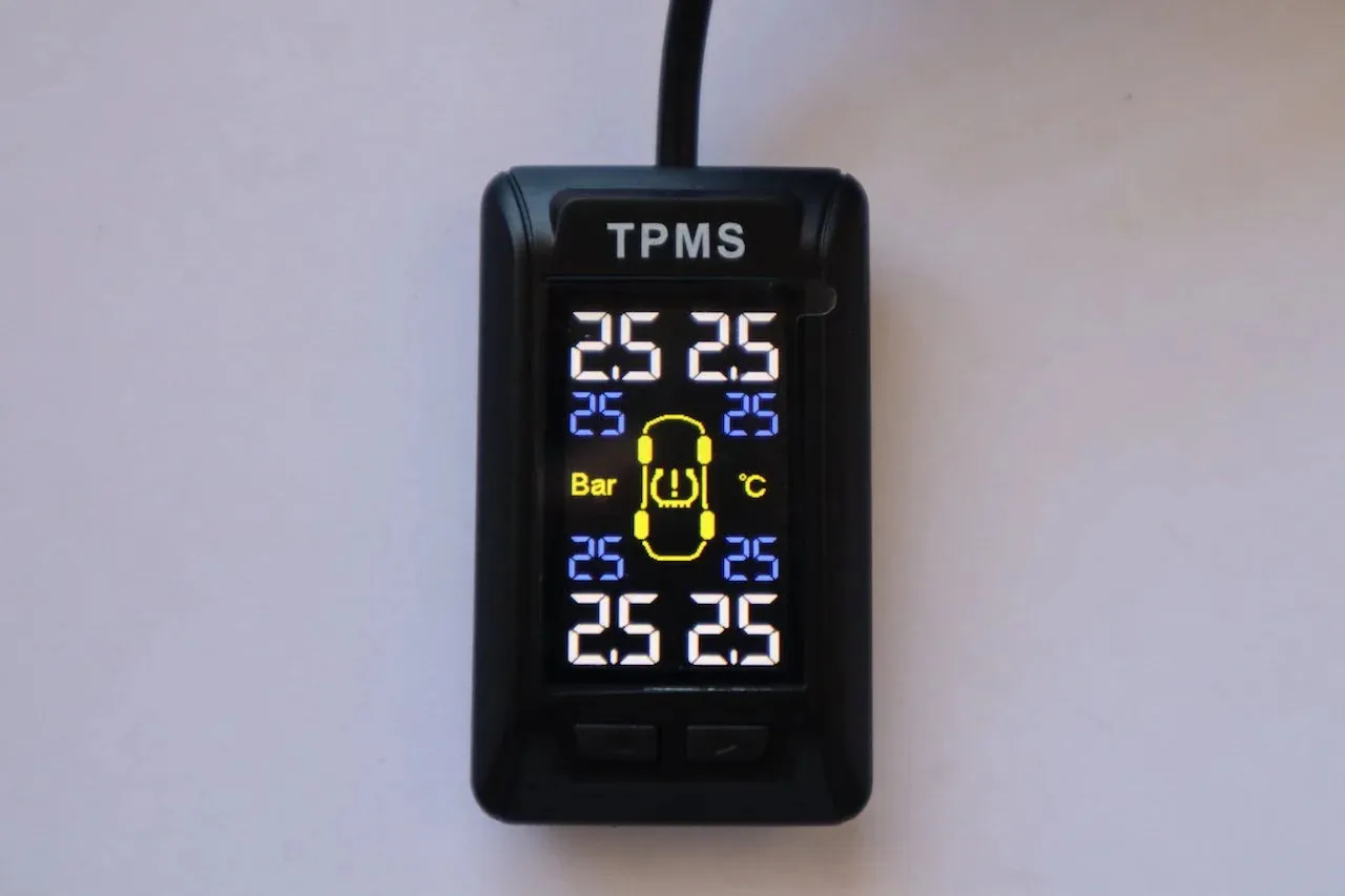 Small Display TPMS With Internal Sensors